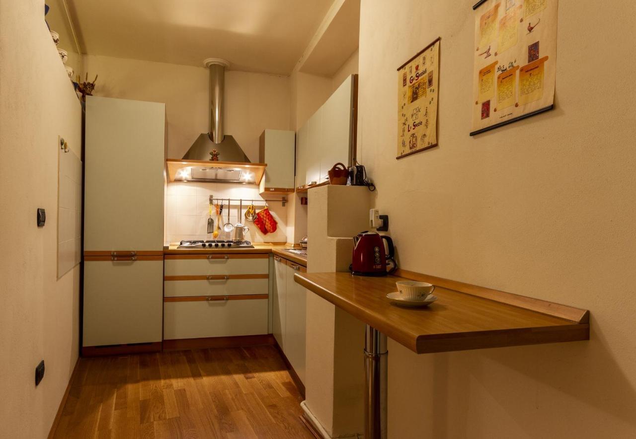 Cavour Suite - Smart Holiday Mantova Bagian luar foto