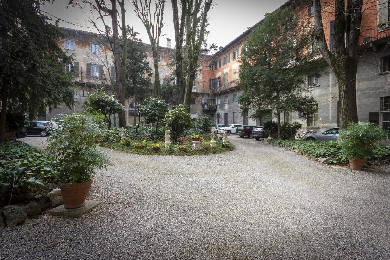 Cavour Suite - Smart Holiday Mantova Bagian luar foto